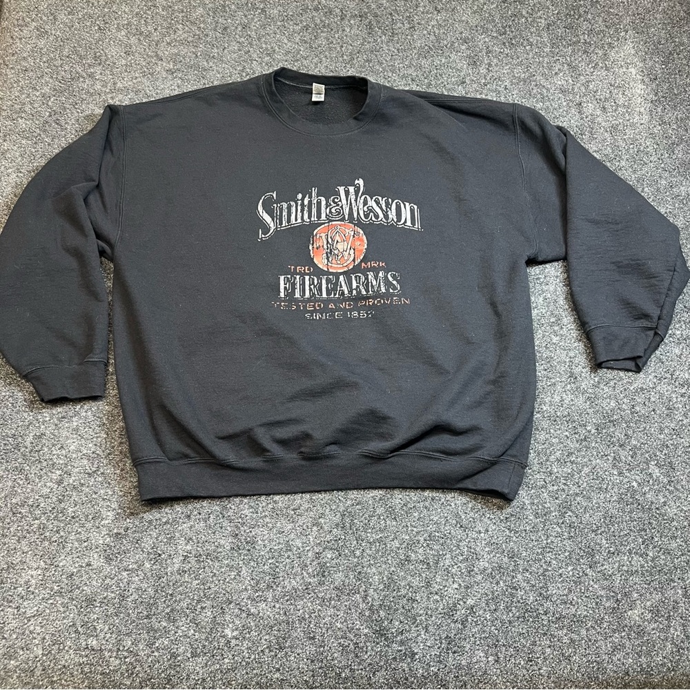 Smith & Wesson Crewneck Sweatshirt 2XL Black Distressed Graphic Pullover